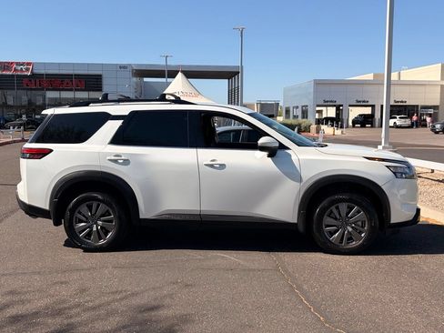 Certified 2025 Nissan Pathfinder SV w/ Cargo Package AWD/4WD image 7