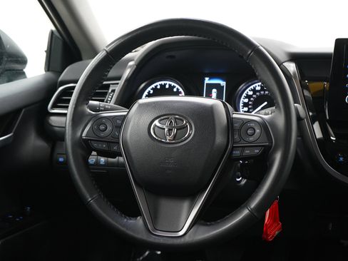 Used 2024 Toyota Camry SE FWD image 15