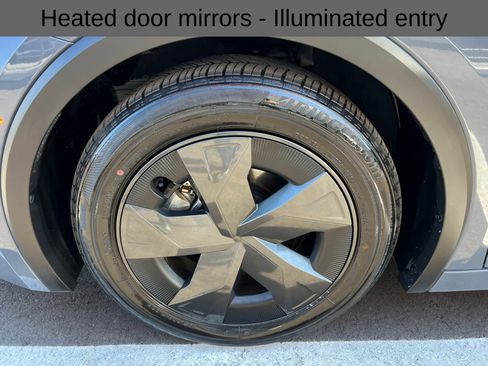 Used 2024 Toyota Prius Prime SE image 15