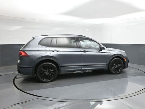Used 2022 Volkswagen Tiguan SE R-Line FWD image 11