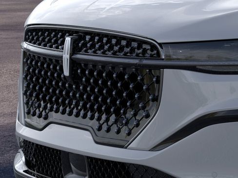 New 2026 Lincoln Nautilus Reserve AWD/4WD image 17