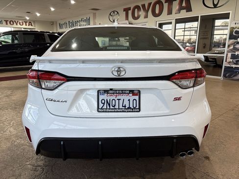 Certified 2025 Toyota Corolla SE image 9