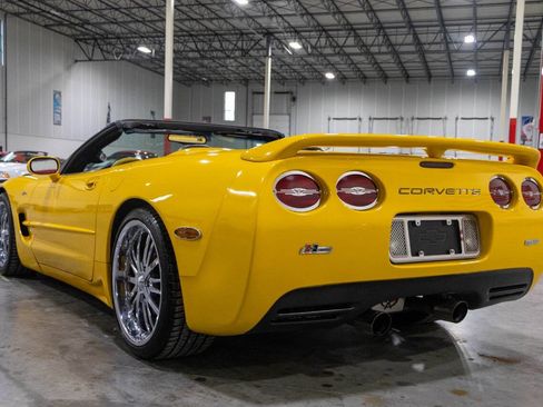 Used 2001 Chevrolet Corvette Convertible w/ Preferred Equipment Group2 image 4