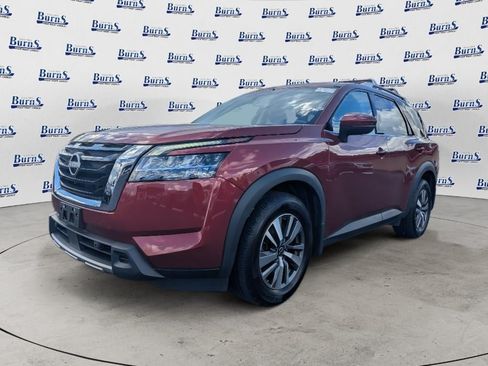 Used 2023 Nissan Pathfinder SL AWD/4WD image 6