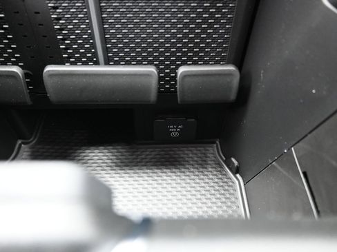 New 2026 RAM 1500 2WD Crew Cab image 4