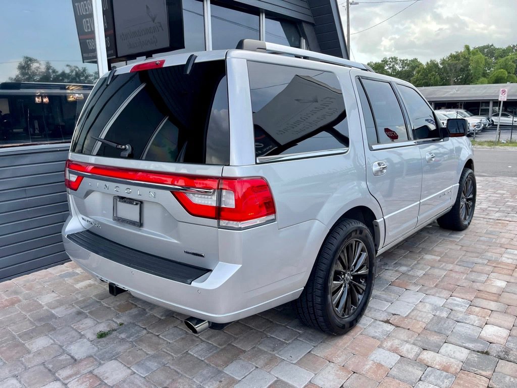 Used 2015 Lincoln Navigator 2WD image 10