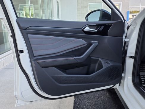 Used 2025 Volkswagen Jetta GLI Autobahn FWD image 21