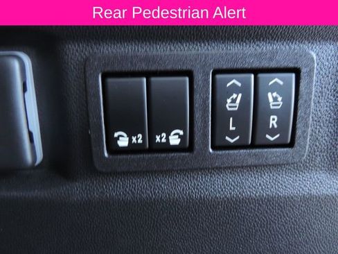 Used 2023 Chevrolet Tahoe Z71 w/ Luxury Package image 18