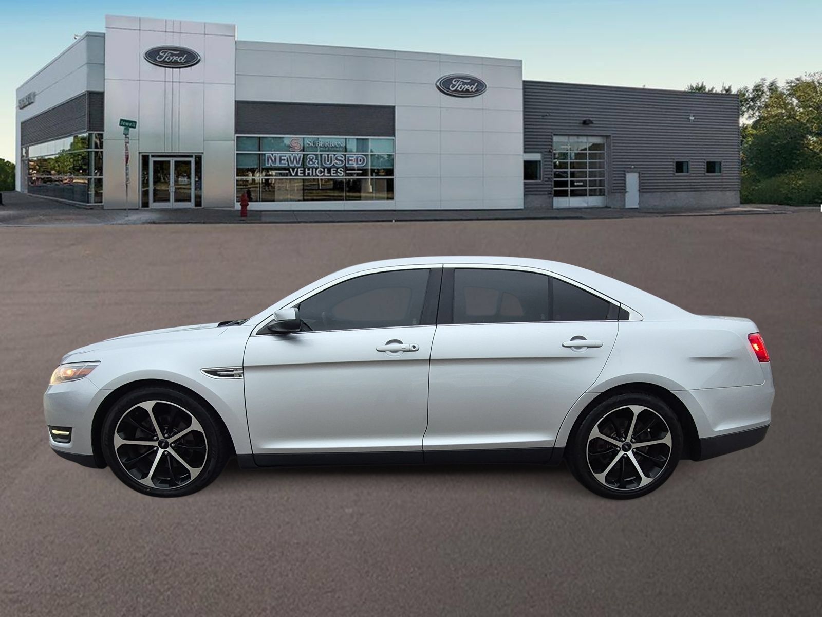 Used 2016 Ford Taurus SEL w/ Equipment Group 201A AWD/4WD image 6