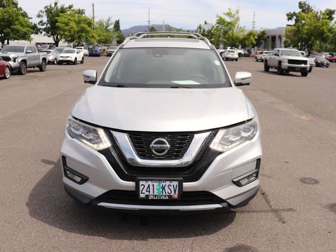Used 2018 Nissan Rogue SL w/ Premium Package AWD/4WD image 2