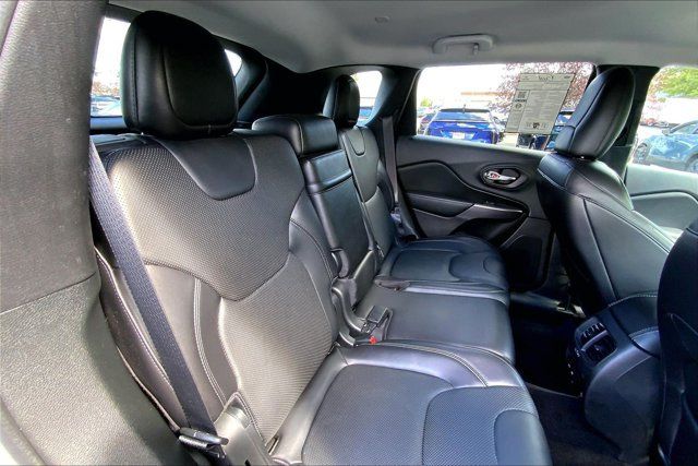 Used 2019 Jeep Cherokee Limited w/ Luxury Group AWD/4WD image 25