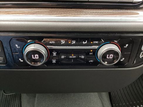 Used 2025 Chevrolet Silverado 1500 LT AWD/4WD image 24