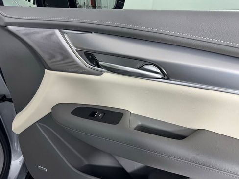 Used 2025 Cadillac XT5 Premium Luxury FWD image 48