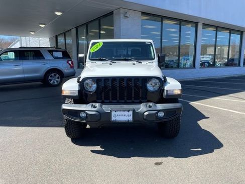 Used 2021 Jeep Gladiator Sport AWD/4WD image 2