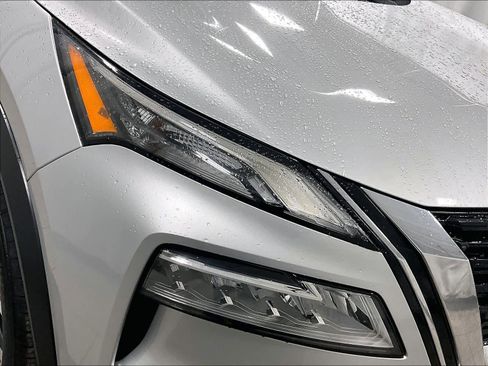 Used 2022 Nissan Rogue SV image 32