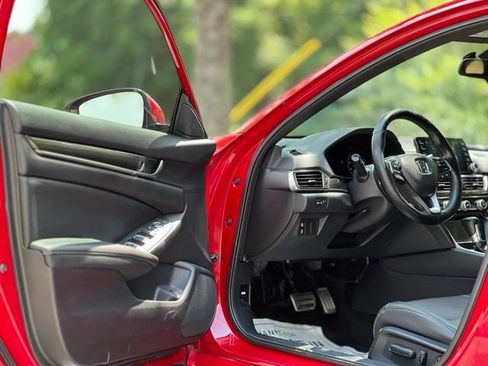 Used 2019 Honda Accord Sport image 9