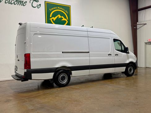 Used 2021 Mercedes-Benz Sprinter 2500 image 7