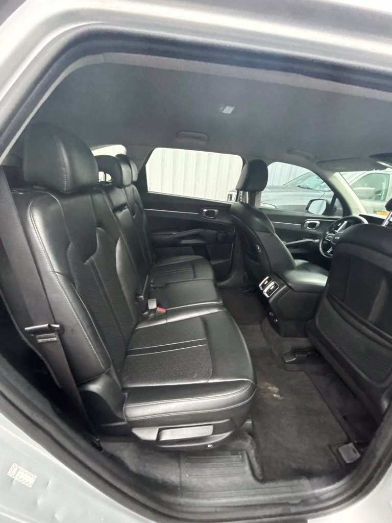 Used 2022 Kia Sorento S FWD image 21