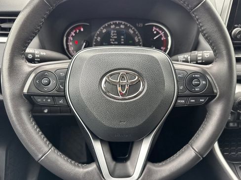 Used 2025 Toyota RAV4 XLE w/ Weather Package image 17