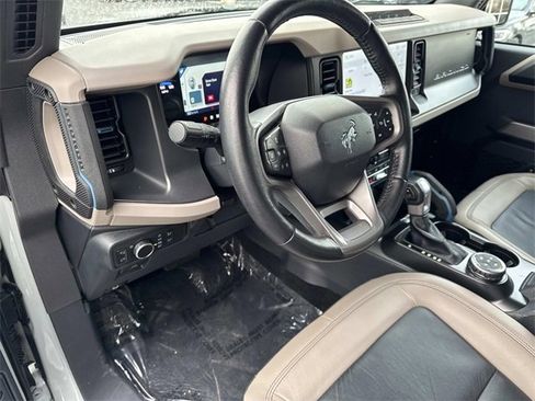 Used 2022 Ford Bronco Wildtrak image 15