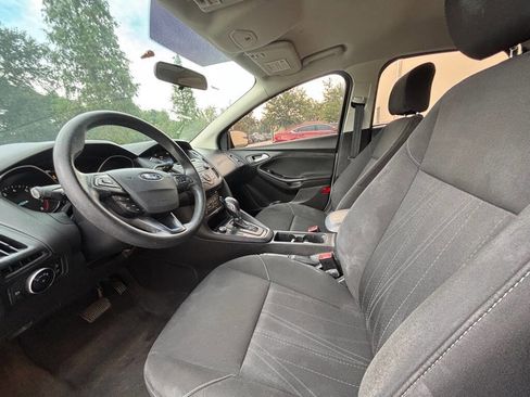 Used 2017 Ford Focus SE image 9