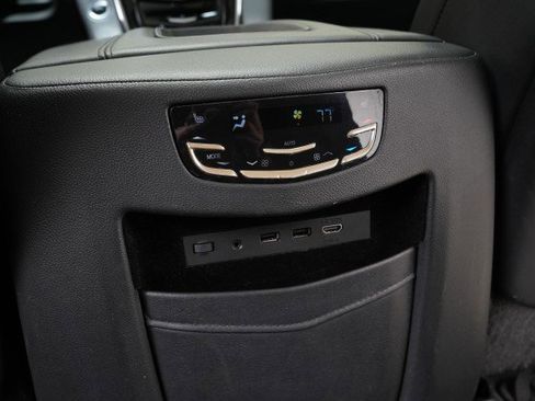 Used 2019 Cadillac Escalade Luxury w/ Escalade Sport Edition image 59