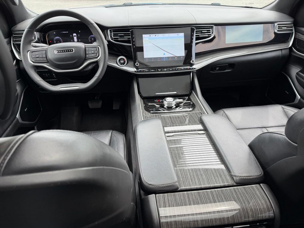 Used 2022 Jeep Wagoneer Series III w/ Premium Group I AWD/4WD image 19