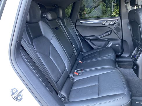 Used 2020 Porsche Macan S AWD/4WD image 33