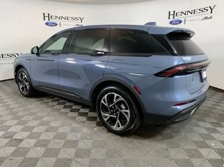 Used 2025 Lincoln Nautilus Premier w/ Equipment Group 102A video 4