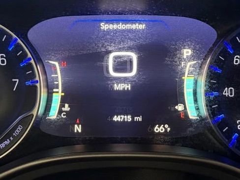 Used 2023 Chrysler Pacifica Touring-L w/ S Appearance Package FWD image 16