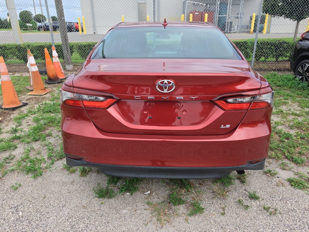 Used 2022 Toyota Camry LE FWD image 4