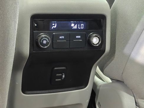 Used 2017 GMC Acadia SLE w/ Driver Alert Package I AWD/4WD image 32