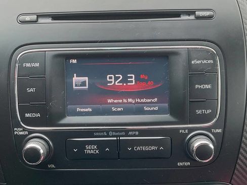 Used 2015 Kia Forte Koup SX image 10