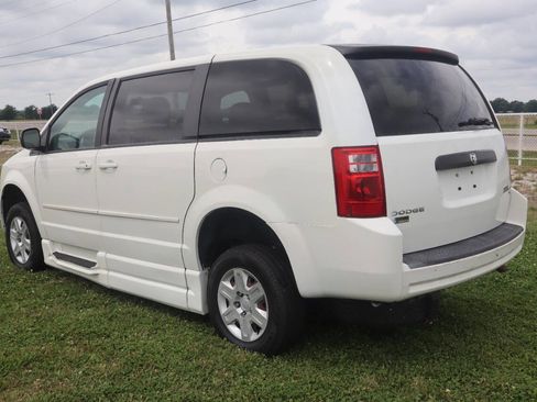 Used 2010 Dodge Grand Caravan SE w/ Popular Equipment Group FWD image 3