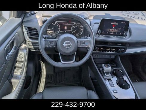 Used 2024 Nissan Rogue SV w/ SV Premium Package FWD image 17