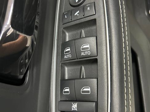 Used 2022 RAM 3500 Limited AWD/4WD image 9