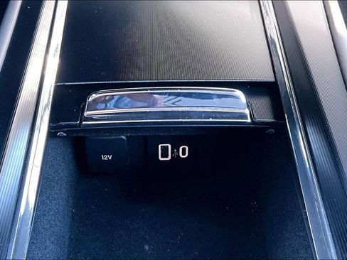 Used 2025 Lincoln Corsair Premiere image 33