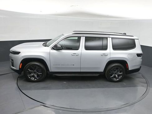 Used 2026 Jeep Grand Wagoneer Limited AWD/4WD image 39