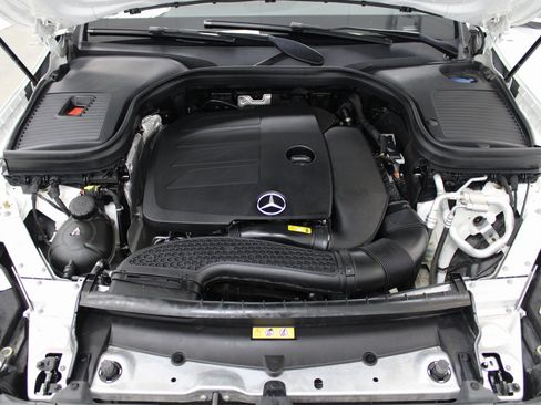Used 2022 Mercedes-Benz GLC 300 4MATIC image 10