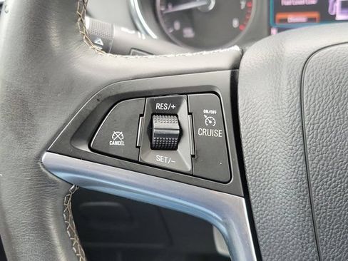 Used 2022 Buick Encore Preferred w/ Safety Package FWD image 18