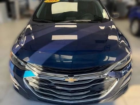Used 2019 Chevrolet Malibu LS FWD image 2