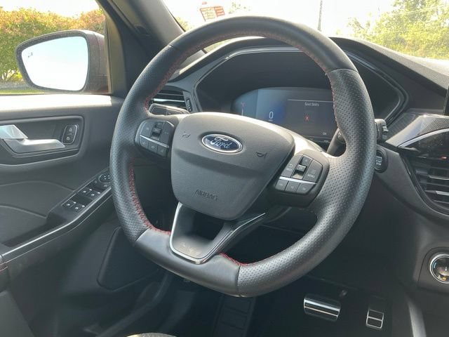Used 2024 Ford Escape ST-Line w/ Cold Weather Package FWD image 22