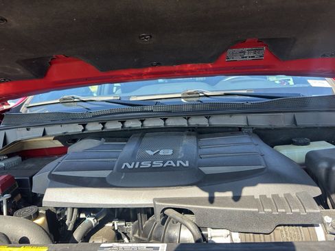 Used 2020 Nissan Titan PRO-4X w/ Pro-4x Convenience Package image 9