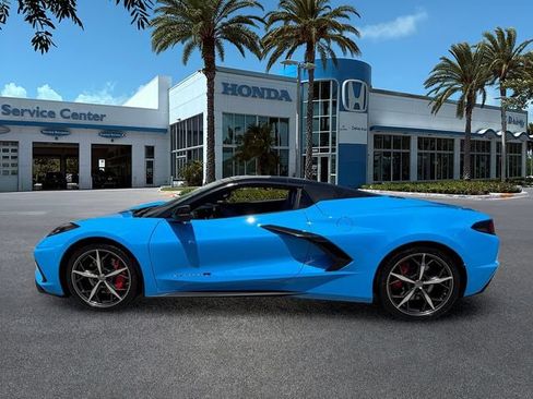 Used 2023 Chevrolet Corvette Stingray Premium Conv w/ Z51 Performance Package RWD image 5