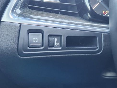 Used 2020 Cadillac XT5 Premium Luxury image 24