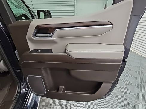 Used 2023 GMC Sierra 1500 SLT w/ SLT Premium Package image 39