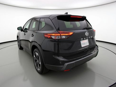 Used 2025 Nissan Rogue SV FWD image 6