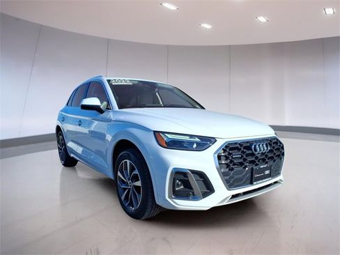 Used 2022 Audi Q5 2.0T Premium w/ Convenience Package image 1