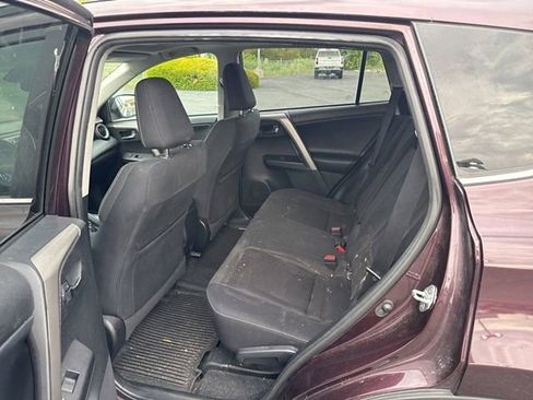 Used 2018 Toyota RAV4 XLE AWD/4WD image 27