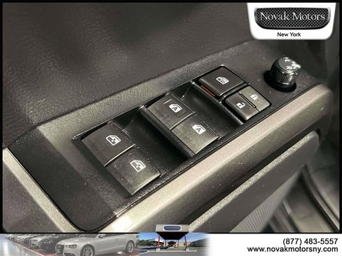 Used 2022 Toyota Tacoma TRD Sport image 18